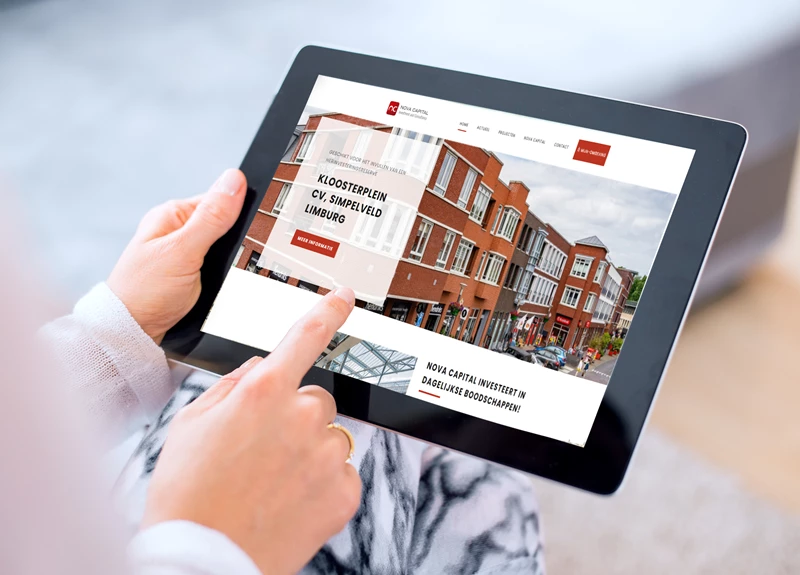 Website Nova Capital op een tablet